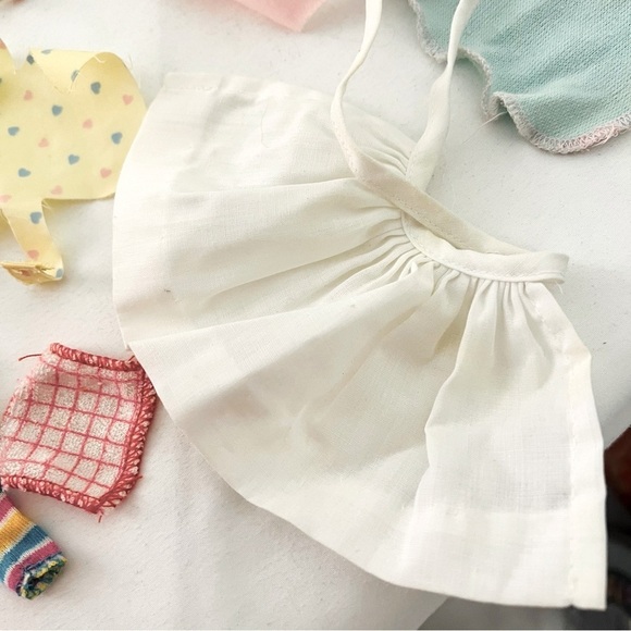 Vintage Barbie Miscellaneous Clothes Lot Jacker, etc., Apron Dolls & Dollhouse - Picture 5 of 5